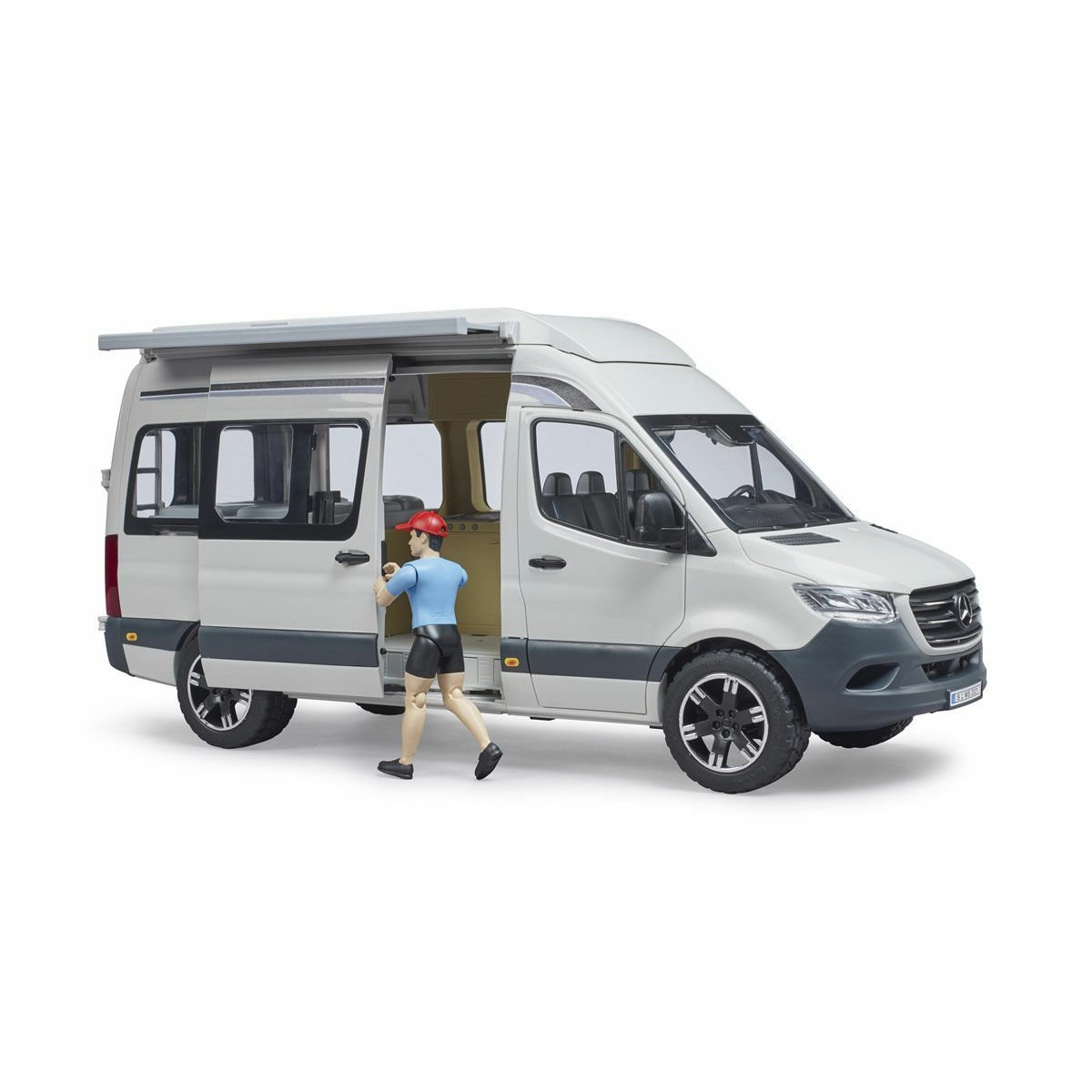 BR02672 Mercedes-Benz Sprinter Karavan, Aksesuarlar ve Sürücüsü +4 yaş